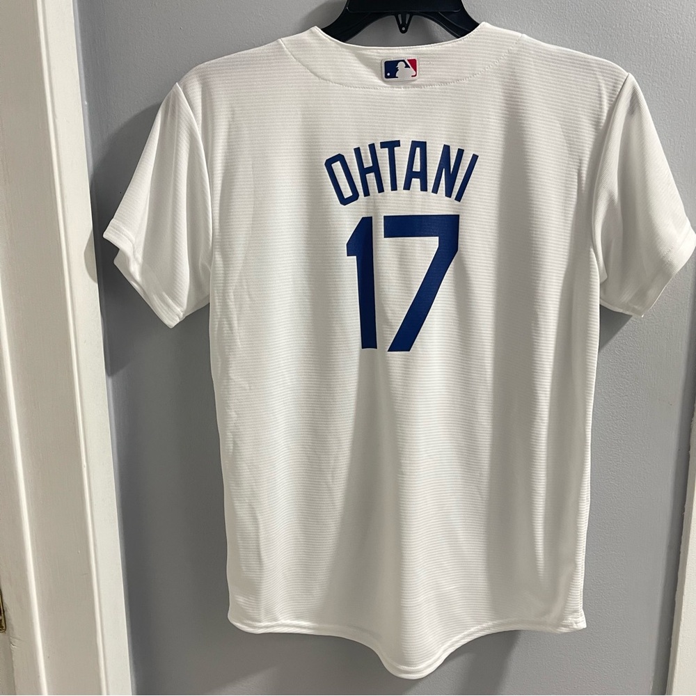 Los Angeles Dodgers Shohei Ohtani #17 Jersey Youth size: S, L, XL